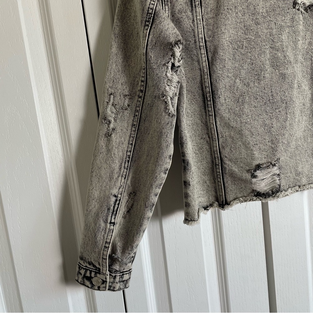 NWOT Vervet Escala Denim Jacket Women’s M Black Acid Wash Classic Crop Fit - Picture 9 of 16